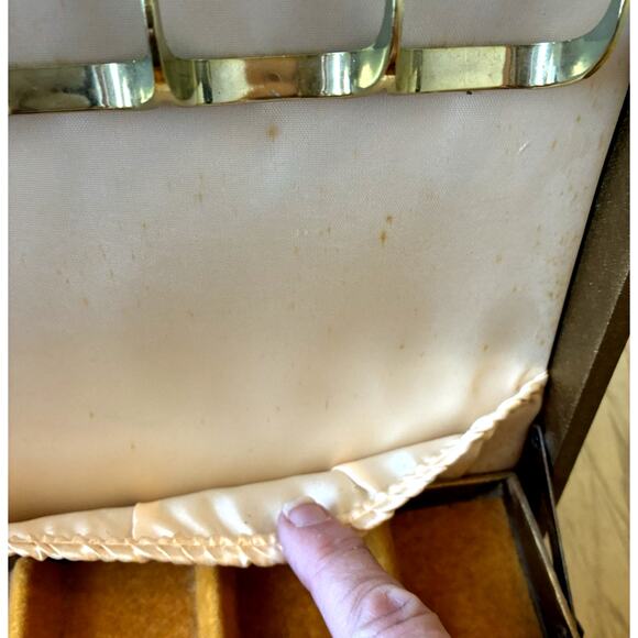 Vintage Mele & Co Jewelry 2 Tier Box Gold Tone Yellow Inside 1950s - Picture 7 of 16